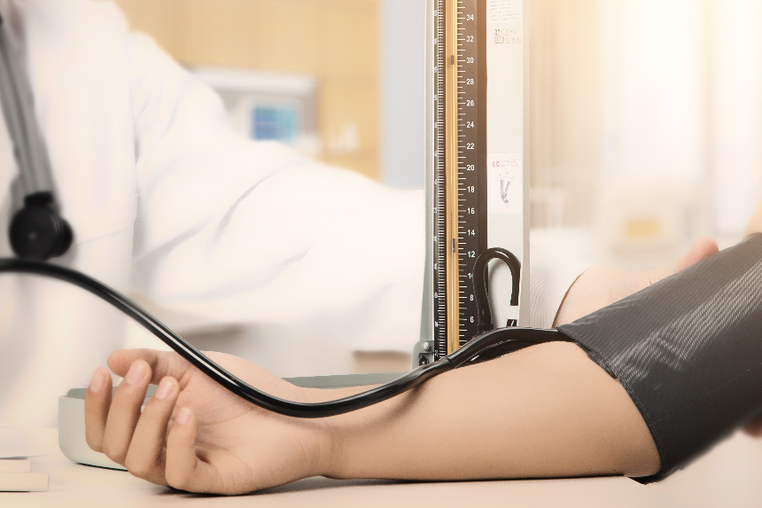 年轻人血压升高 需重视筛查高血压四项